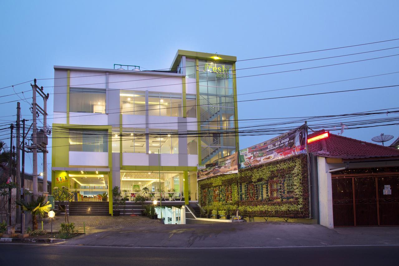 Fresh Hotel Sukabumi Exterior photo